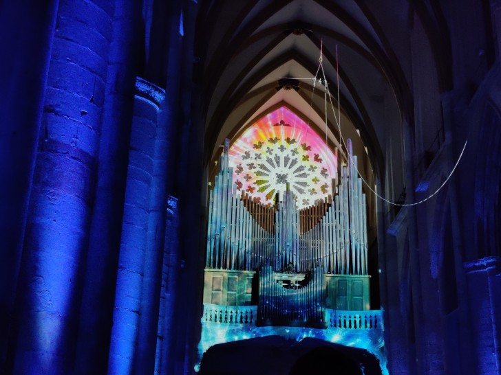La cathédrale Saint-Étienne (Toul) illuminée par le mapping vidéo. ©Pauline Harré, RCF, juillet 2021