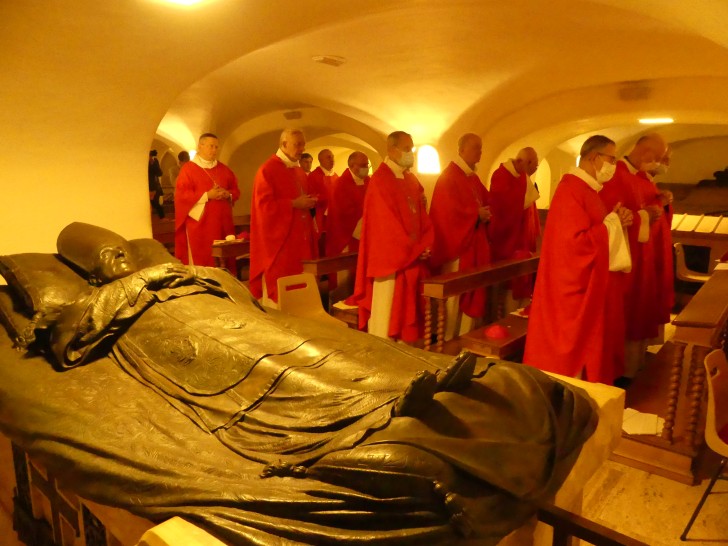 Plusieurs papes sont enterrés dans ces "grottes vaticanes" - © RCF Lyon (Jean-Baptiste Cocagne)