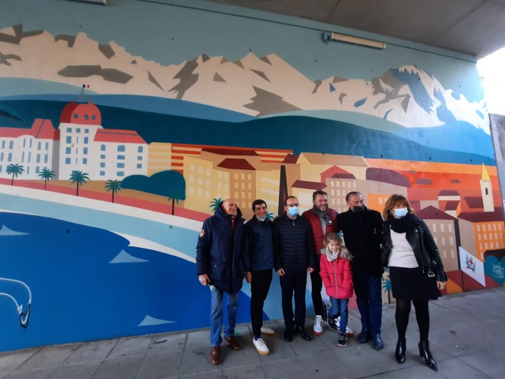 L'inauguration de cette peinture monumentale sous le pont de Fabron. Avez-vous vu le loup qui s'y cache ? - Photo RCF