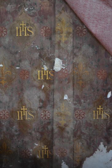 Dégradation des murs de la chapelle © Zoé Blutel