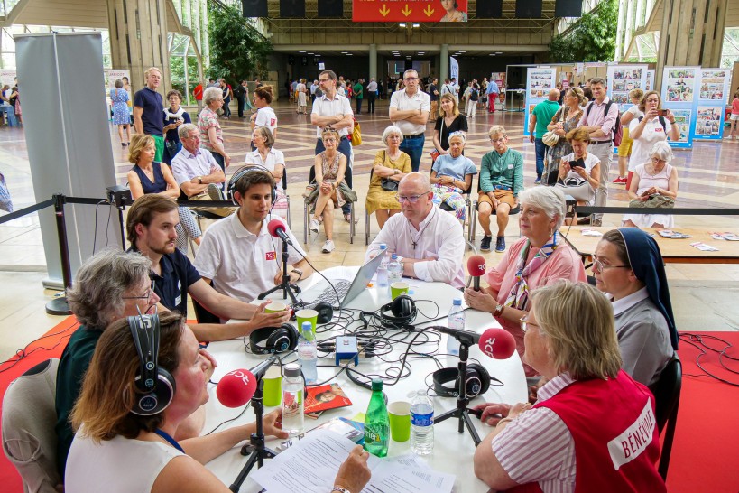 la table ronde - © RCF Lyon (Grégoire Soual-Dubois)