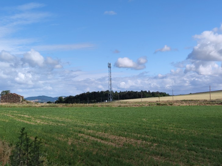 L'antenne relai a été installée dans le cadre du programme "New Deal mobile". ©Cédric Bonnefoy
