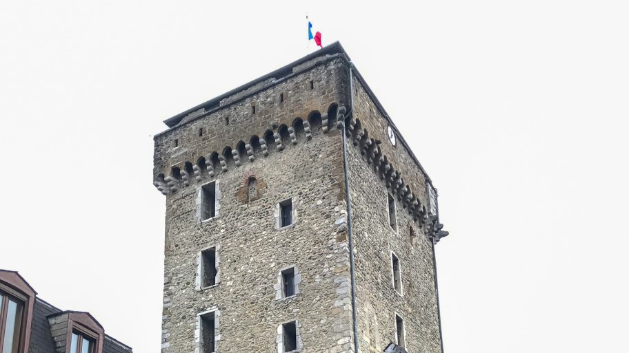 tour du château de Lourdes - © RCF Lyon (Lætitia de Traversay)