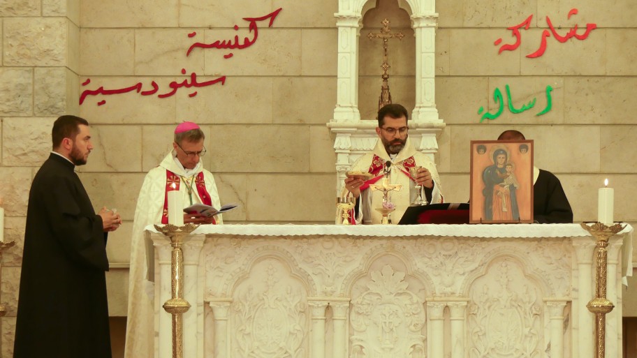 Messe célébrée à l'archevêché d'Antelias à Cornet Chahwan © RCF Lyon (JB Cocagne)