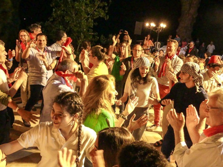 Ambiance festive à Beit Chabab pendant la soirée organisée par les jeunes du diocèse d'Antelias © RCF Lyon (JB Cocagne)
