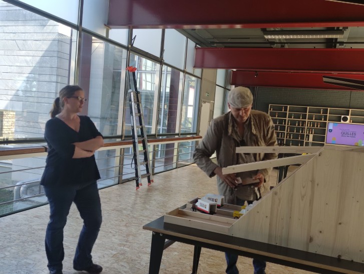 Lucile Guittienne et Hocine Chabira présentent le Féru des sciences. ©RCF Lorraine Nancy