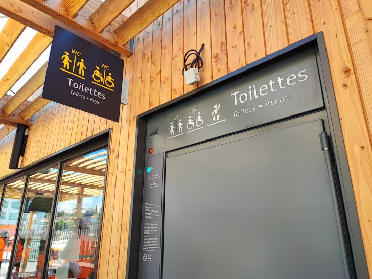Toilettes automatiques - PHOTO : RCF Nice Côte d'Azur 