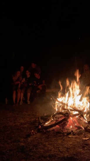 Feu de camp ©DR