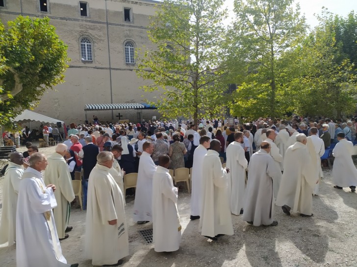 ©RCF - 2022 - Des centaines de personnes ont assisté à la messe en milieu de journée