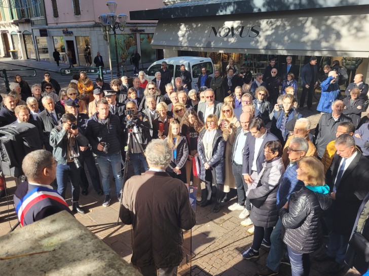 La foule des grands jours devant le square Bernard Bosson. ©Victorien Duchet/RCF Haute-Savoie