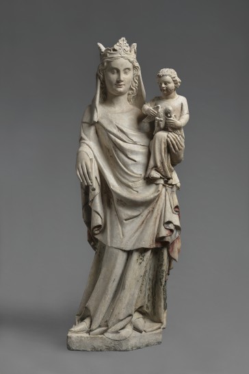 Ile-de-France ou normandie, Vierge debout à l’enfant « Vierge à l’oiseau », Grès avec traces de polychromies, 124 × 46 cm, Circa 1350 - ©Chiale Fine Art