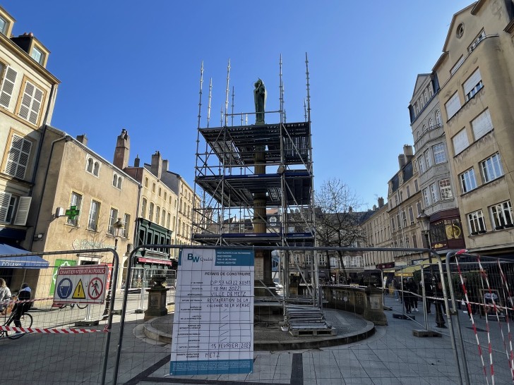 Metz : la colonne de la Vierge rénovée place Saint-Jacques