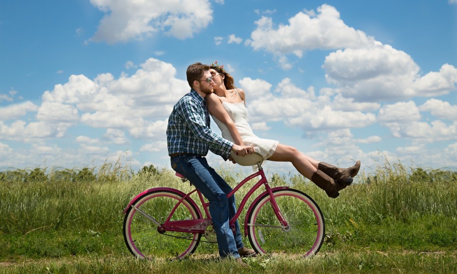 Pixabay - Faire du vélo c'est bien. A deux, c'est mieux.