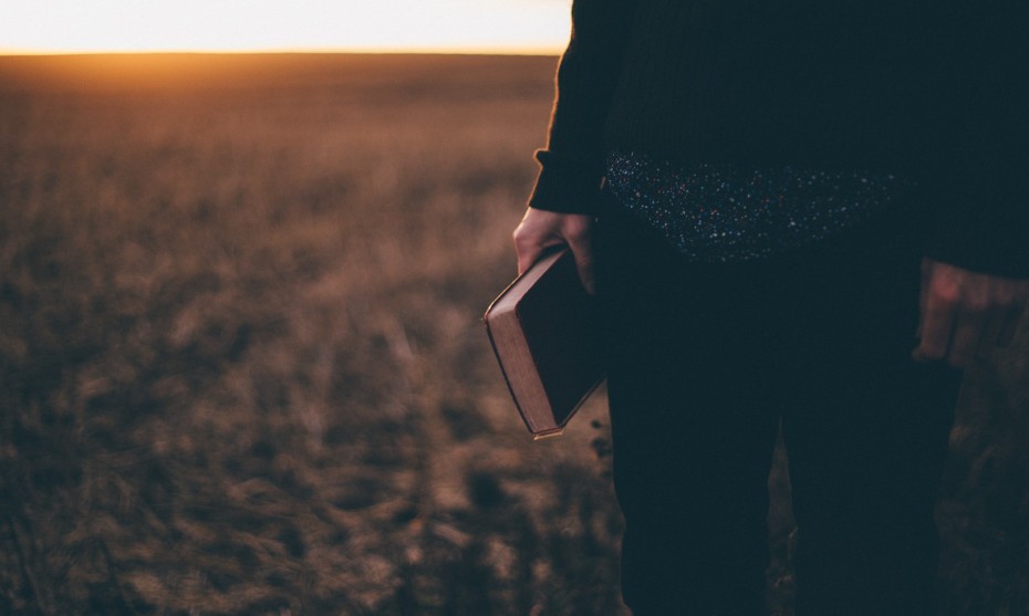 Evangiles - Photo by Priscilla Du Preez on Unsplash