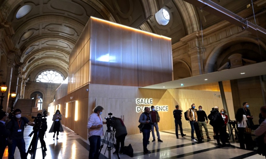 Au palais de justice de Paris, une salle d’audience a été créée à l’intérieur de l’ancienne salle des pas perdus (02/09/2021)  ©THOMAS COEX / AFP