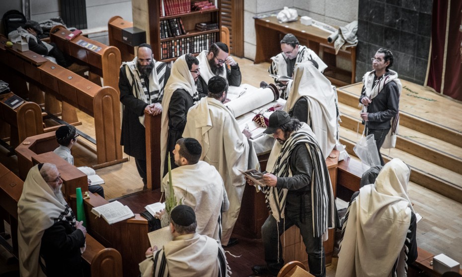 Lecture de la Torah dans une synagogue à Paris, le 03/11/2016 ©Chloe SHARROCK/CIRIC