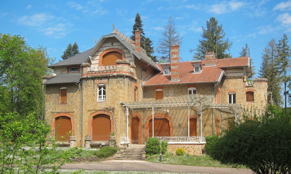 Cette exposition est l'occasion de (re)découvrir la villa La Garenne.