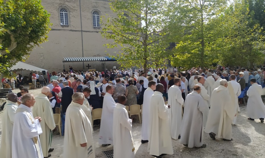 ©RCF - 2022 - Des centaines de personnes ont assisté à la messe en milieu de journée