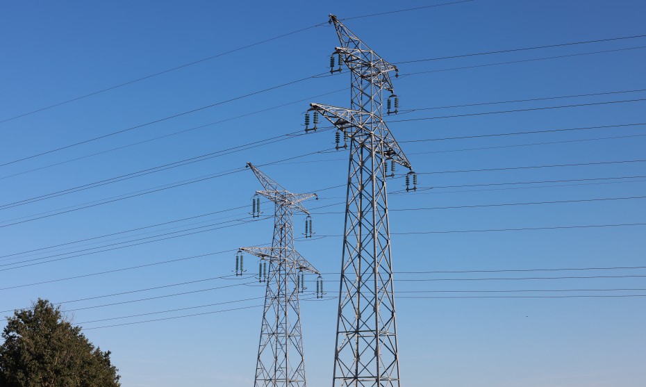 Pylônes électriques / Photographie de Mathieu Thomasset / Hans Lucas.