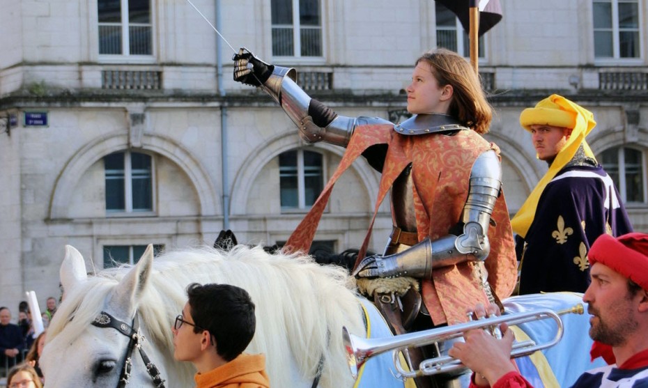 les-fetes-johanniques-un-rendez-vous-entre-tradition-et-modernite-RCF.jpg.webp